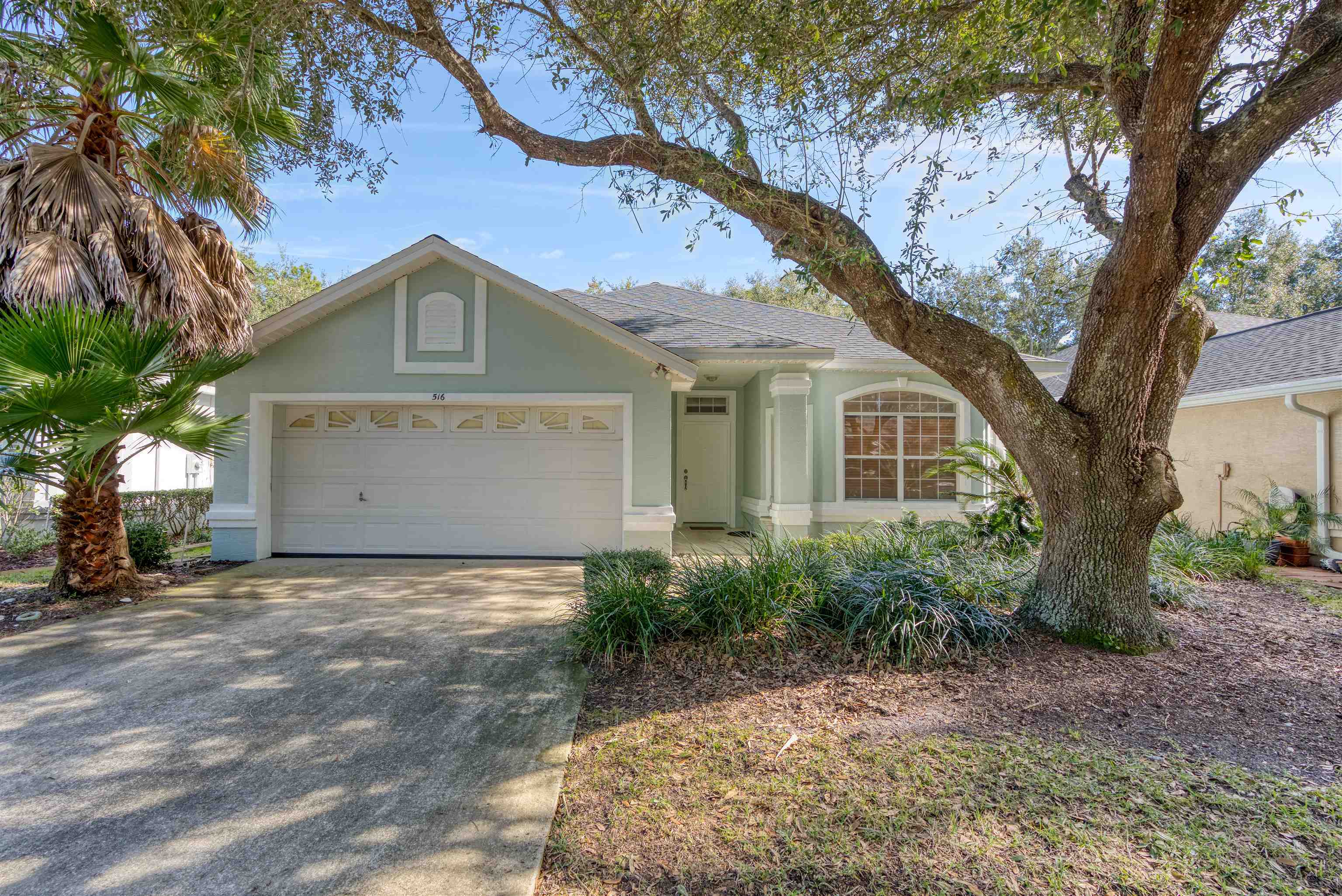 Property Photo:  516 Boxwood Pl  FL 32086 