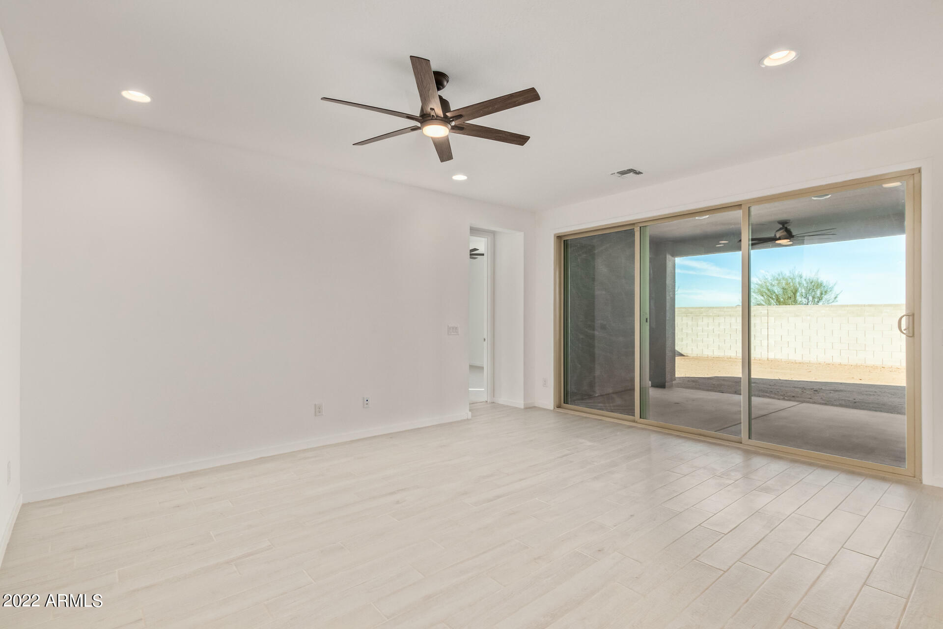 Property Photo:  37082 N Rhinelander Drive  AZ 85140 