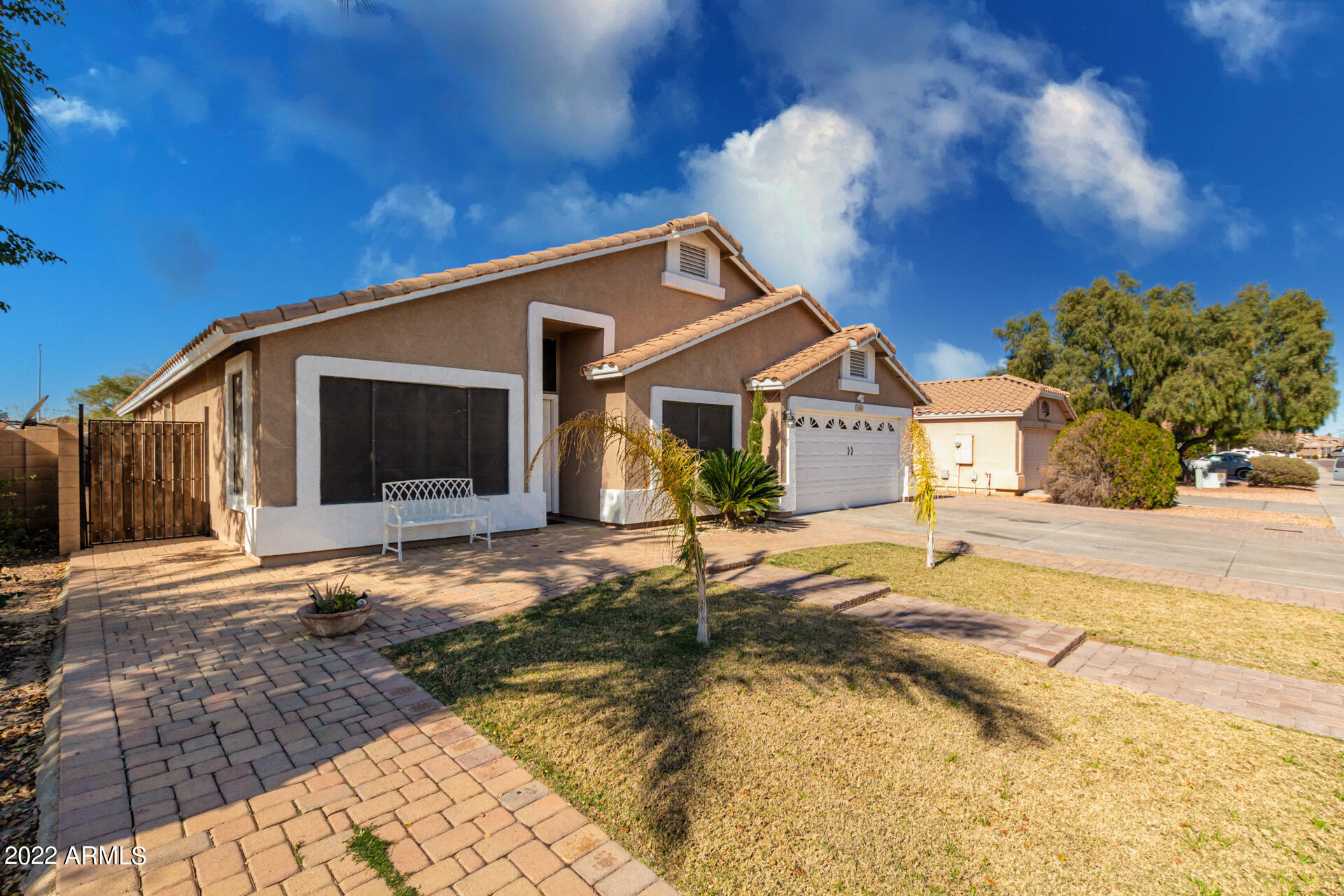 Property Photo: 1616 S 82nd Drive AZ 85043