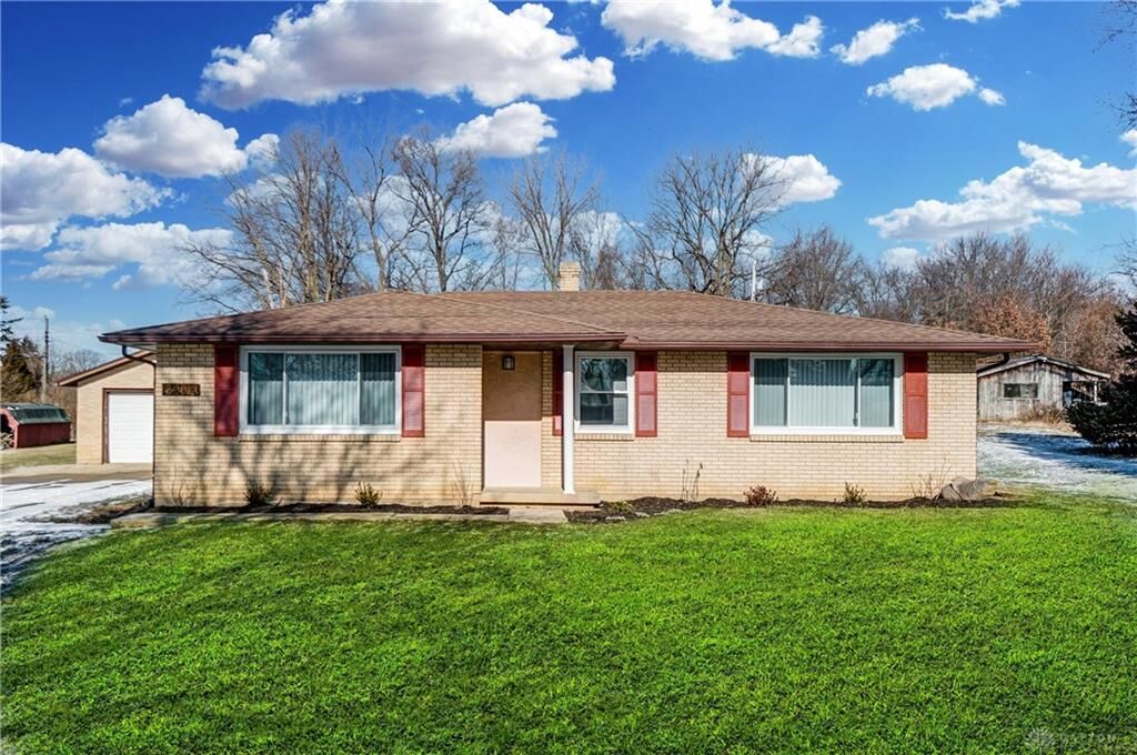 Property Photo: 2998 Valleyview Drive OH 45324