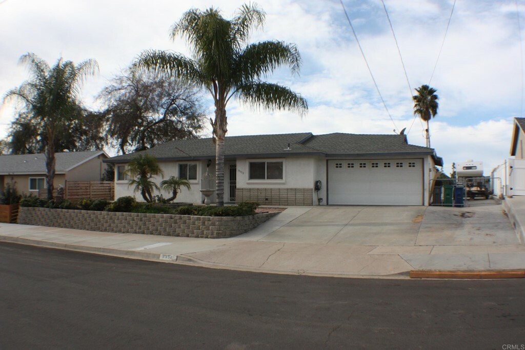 Property Photo:  9552 W Hartland Circle  CA 92071 