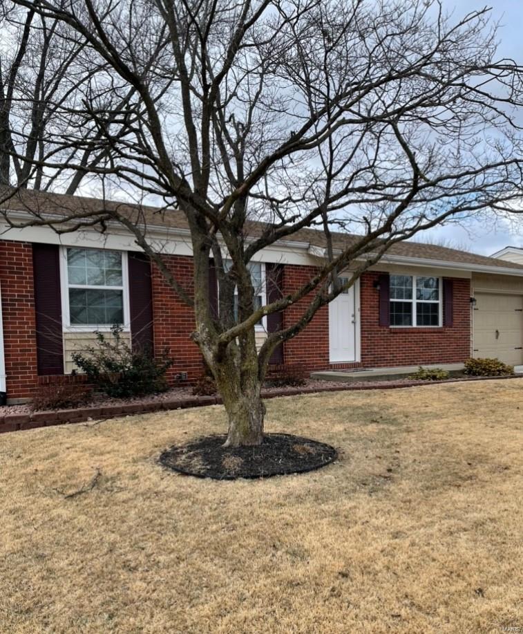 Property Photo: 3243 Ipswich Lane 63301