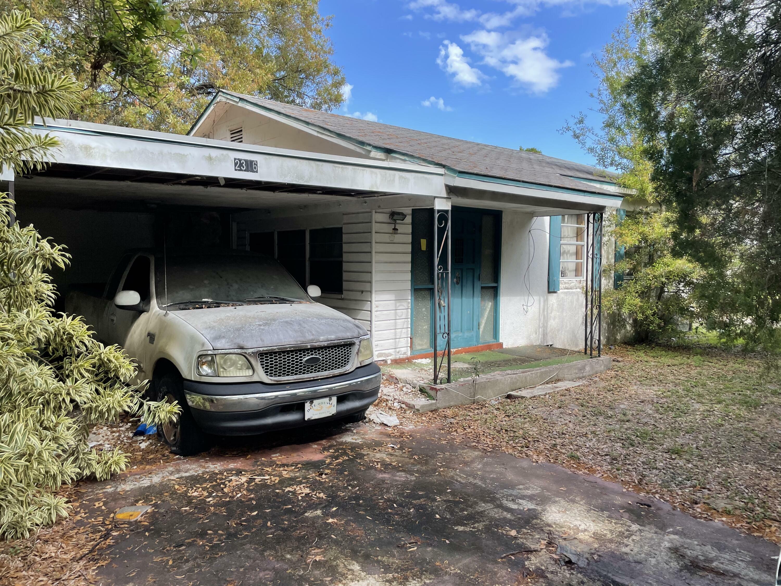 Property Photo:  2316 Mississippi Avenue  FL 34950 