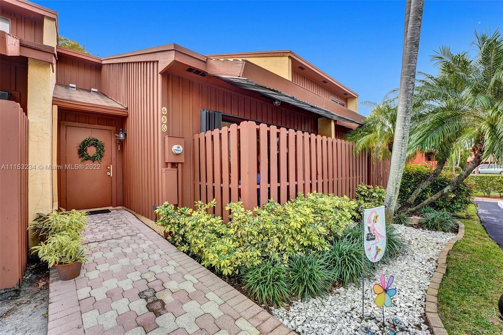 Property Photo:  456 SE 14th St 456  FL 33004 