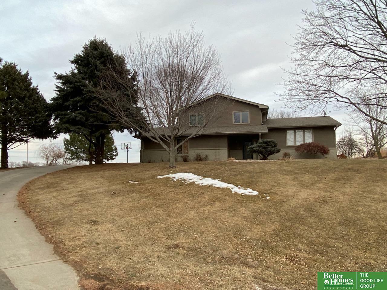 Property Photo:  4809 Lockwood  NE 68152 