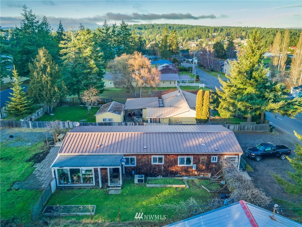 Property Photo:  321 Price Street  WA 98250 