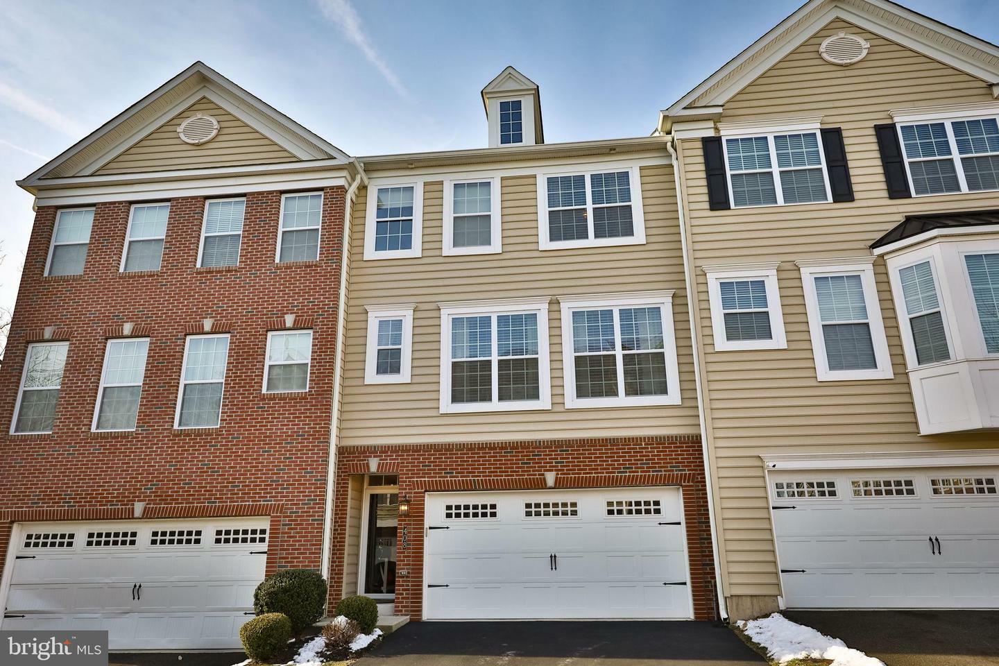 Property Photo:  408 Cope Court  PA 18960 