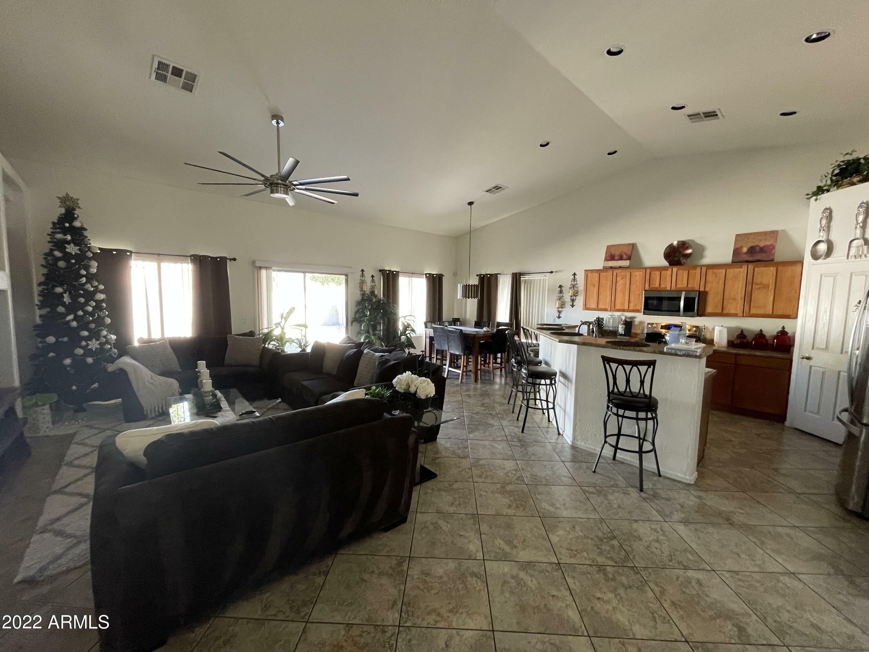 Property Photo:  2516 W Darrel Road  AZ 85041 