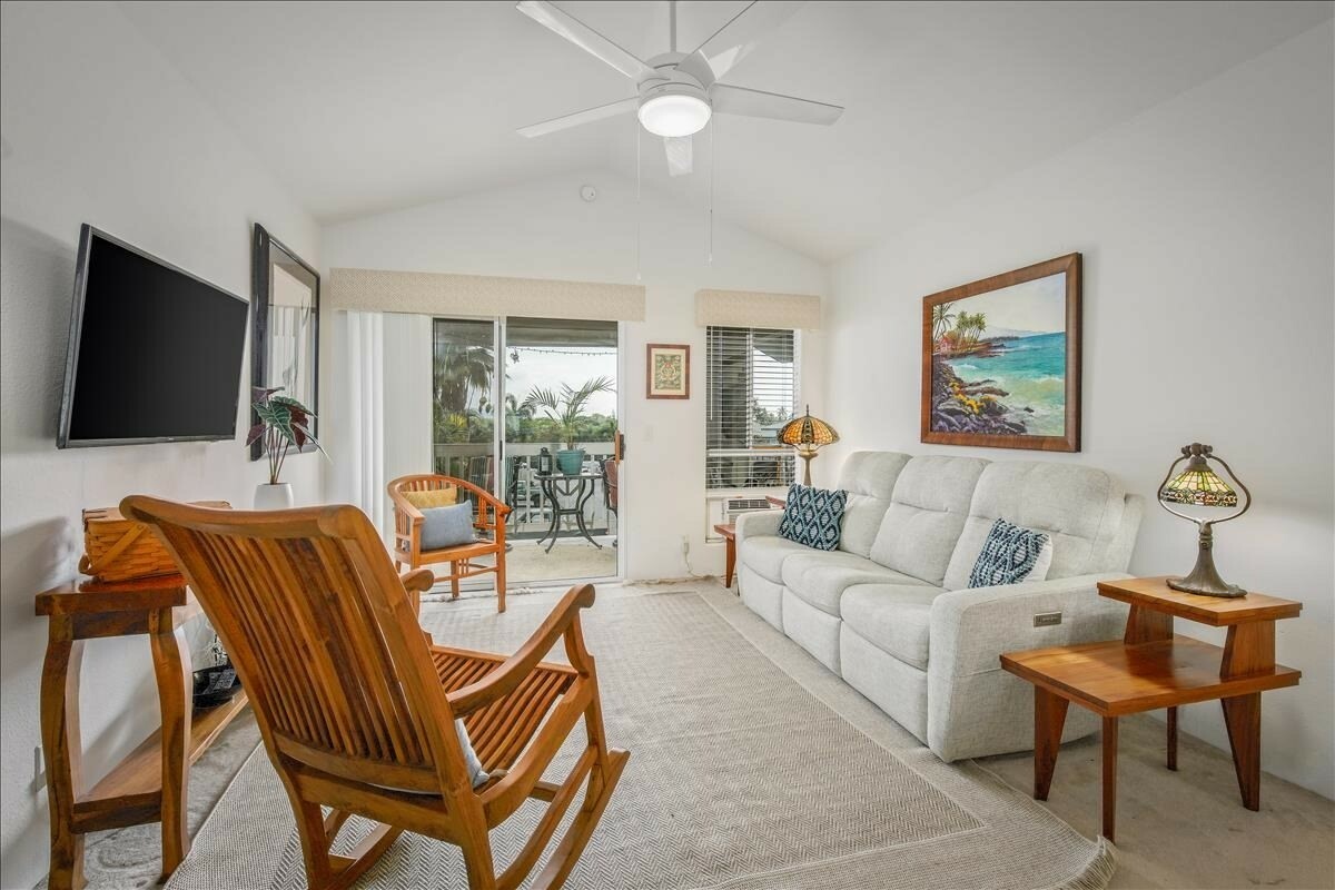 Property Photo:  75-6081 Alii Dr H201  HI 96740 