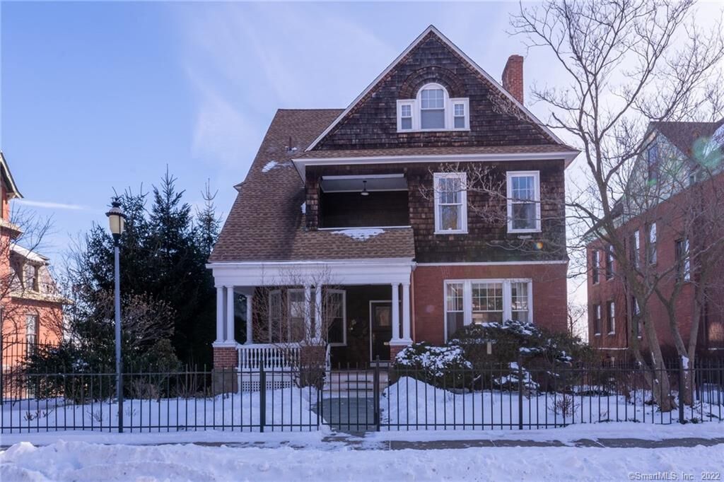 Property Photo: 16 Charter Oak Place C CT 06106