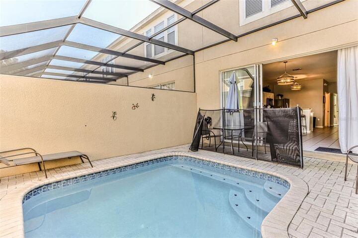 Property Photo:  7677 Sir Kaufmann Court  FL 34747 