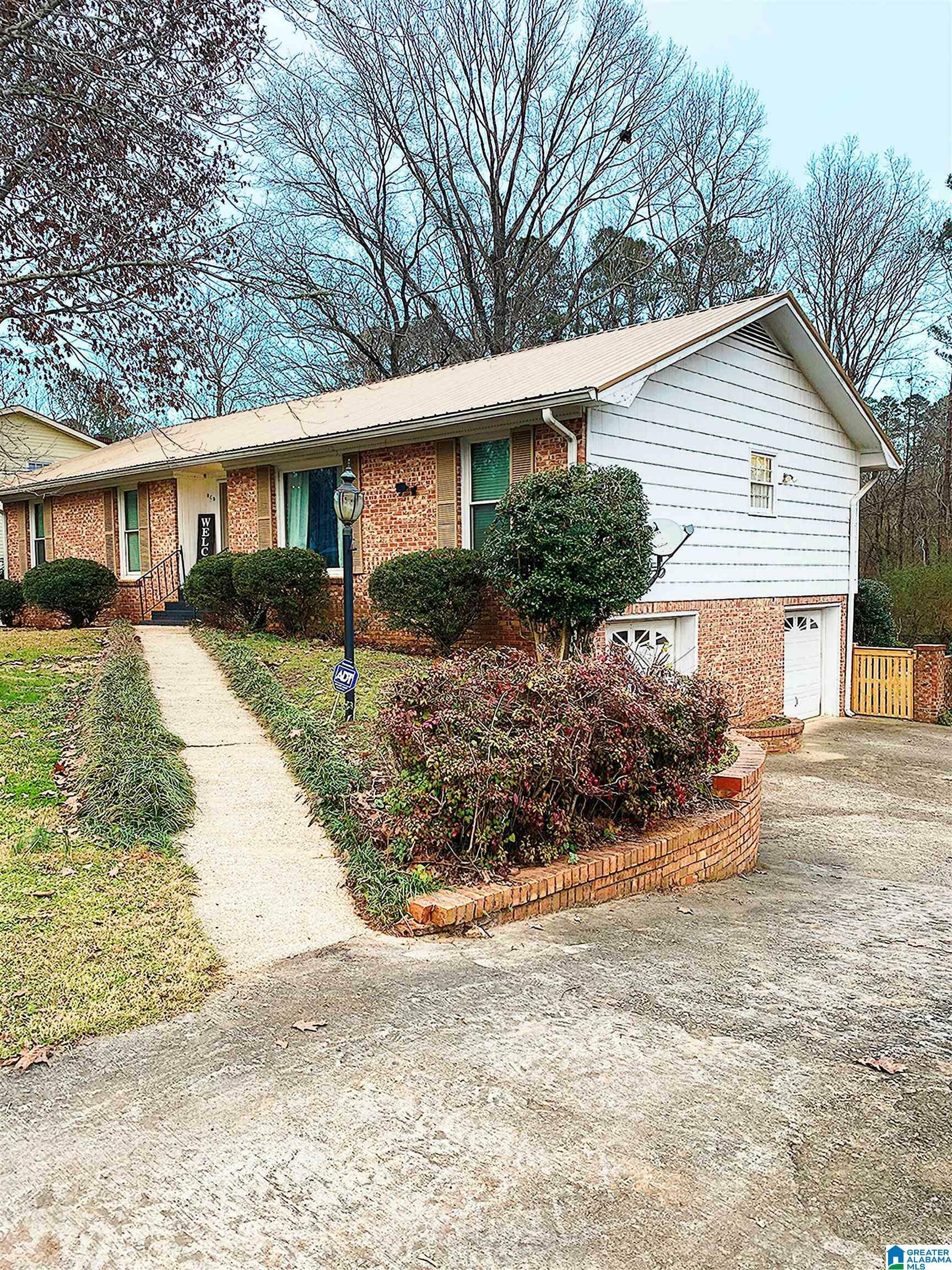 Property Photo:  809 Sugarloaf Lane  AL 36207 