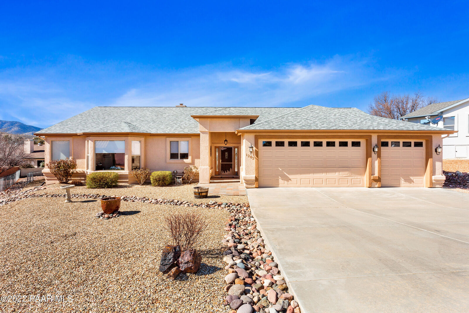Property Photo: 1202 N Oxbow Drive AZ 86327