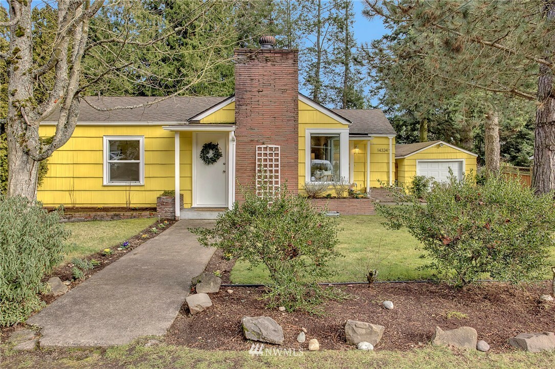 Property Photo:  14324 Evanston Avenue N  WA 98133 