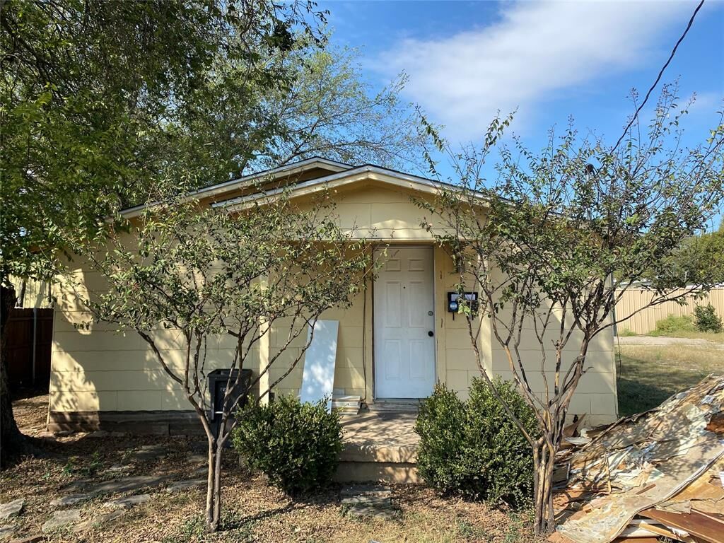 Property Photo:  3608 Reagan Drive  TX 76116 