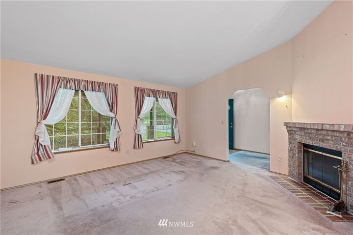 Property Photo: 13606 112th Avenue Ct E WA 98374