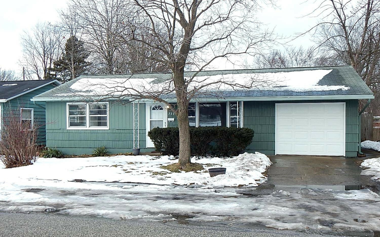 Property Photo: 733 Indiana Avenue IN 46360