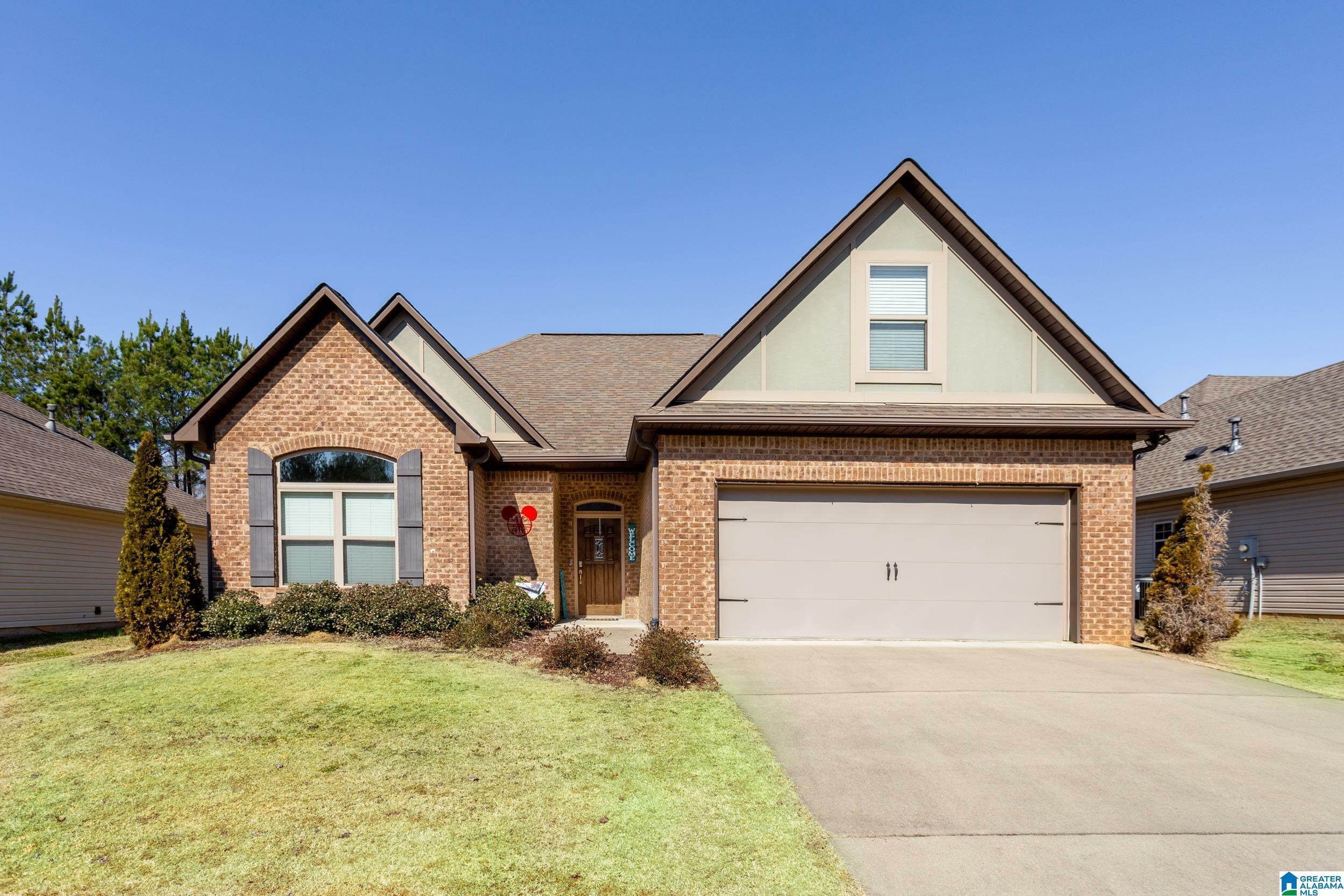 Property Photo:  320 Oak Leaf Circle  AL 35125 