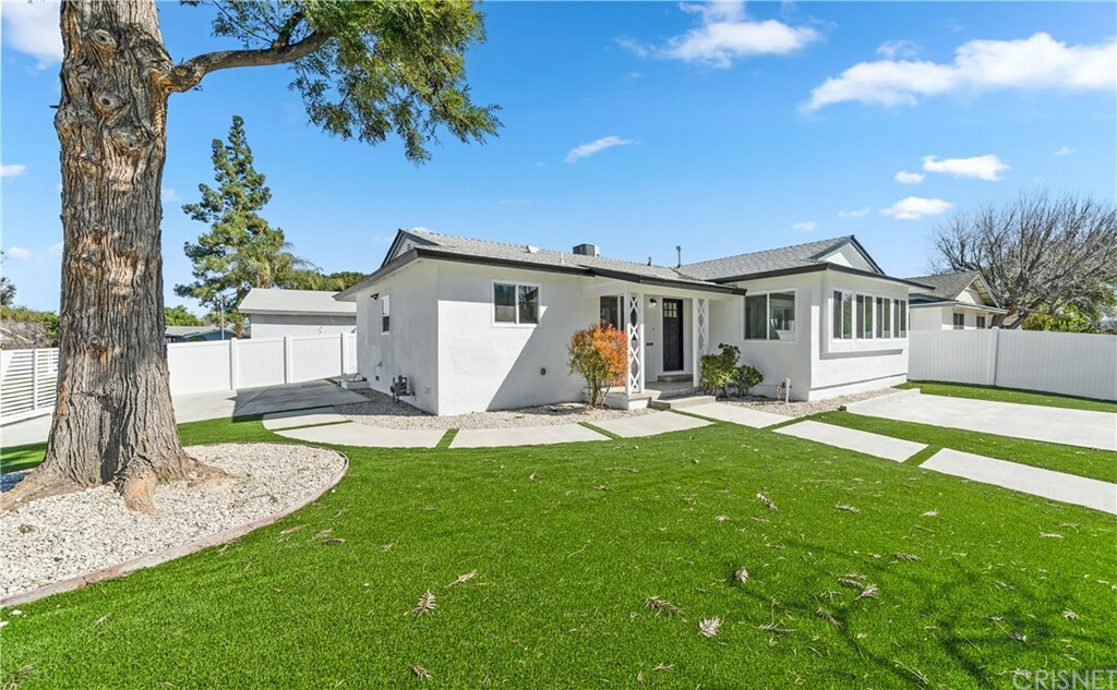 Property Photo:  18815 Lemay Street  CA 91335 