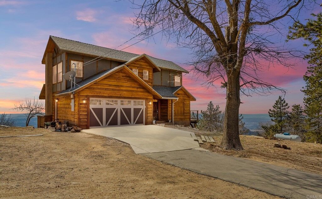 Property Photo:  20 Hilltop Turn  CA 92382 