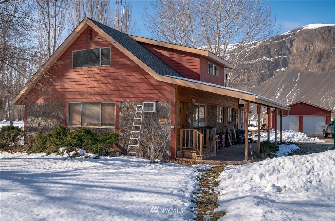 Property Photo: 397 Palisades Road WA 98845