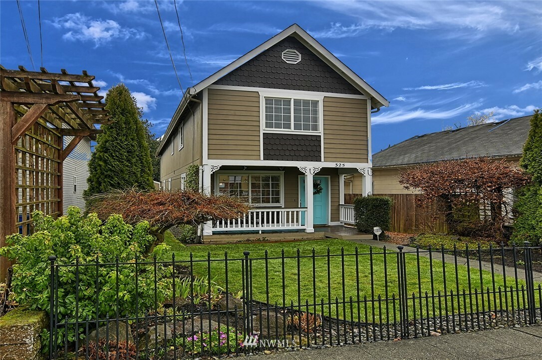 Property Photo:  325 Lincoln Avenue  WA 98290 