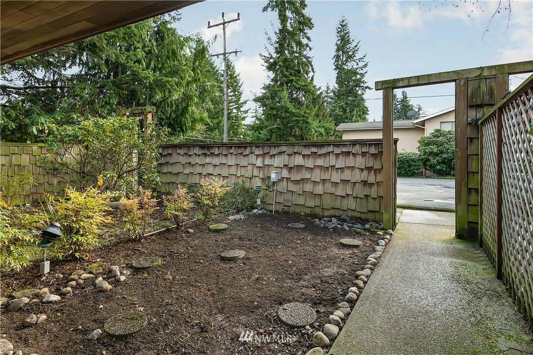 Property Photo: 20620 76th Avenue W J WA 98026