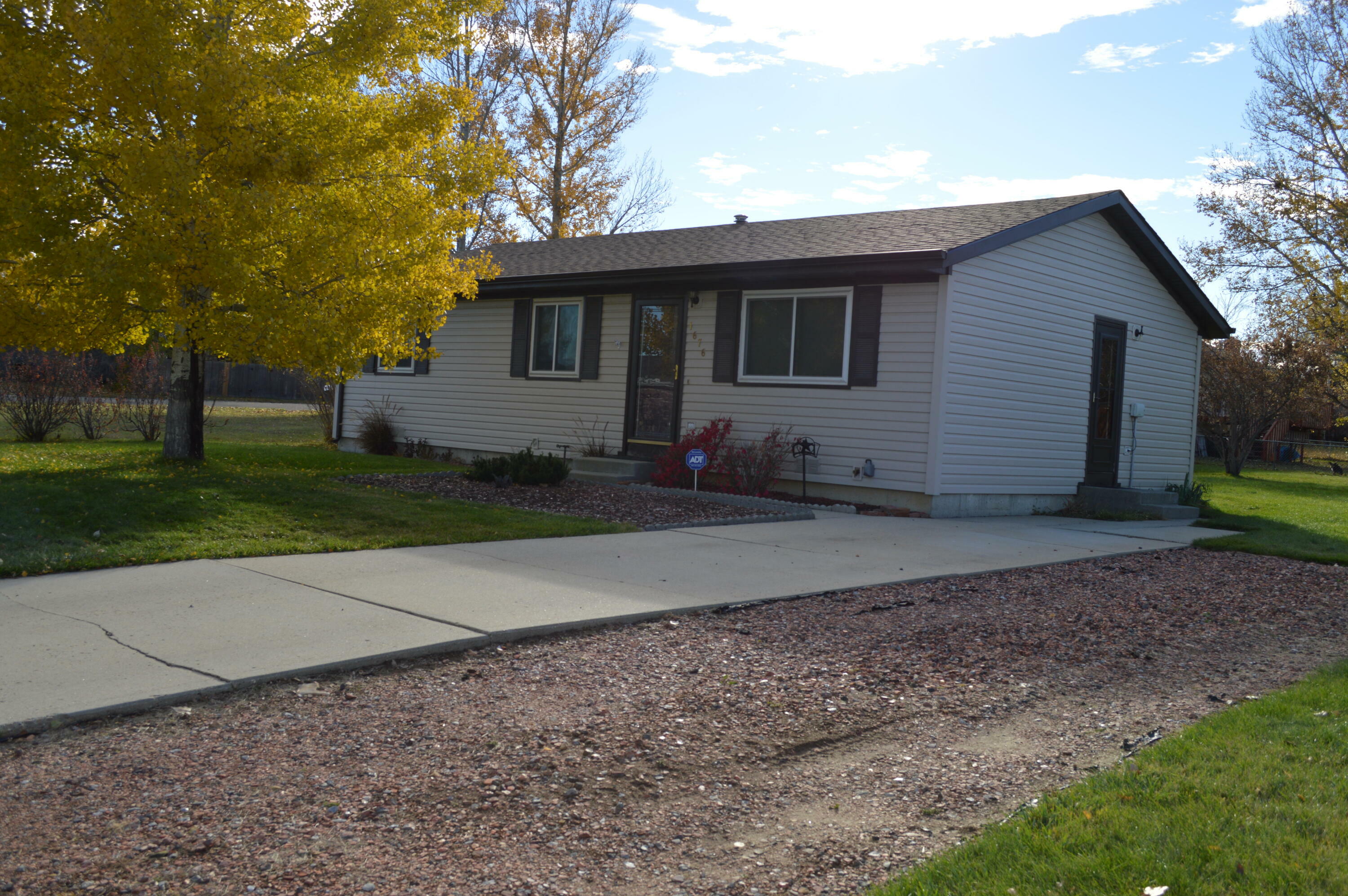 Property Photo:  1676 North Heights Way  WY 82801 