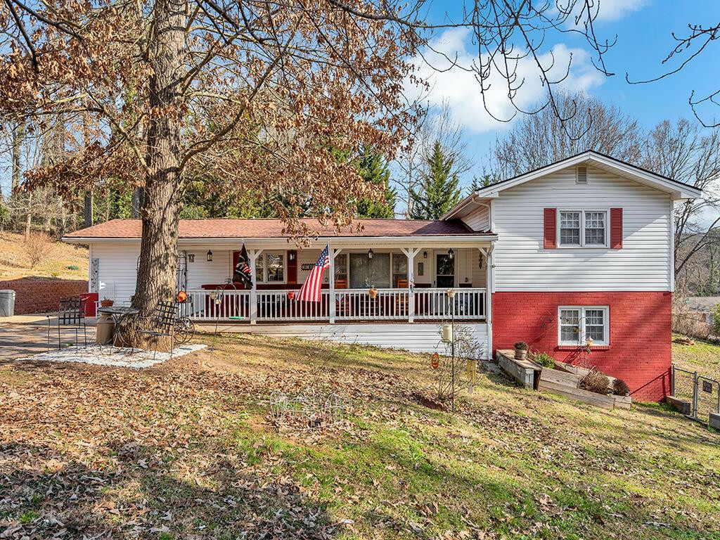 Property Photo:  415 Sycamore Drive NE  TN 37312 