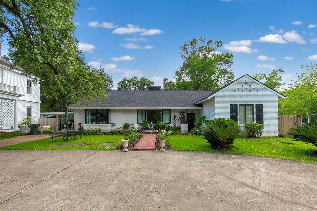 Property Photo:  1008 Kirby Street  LA 70601 