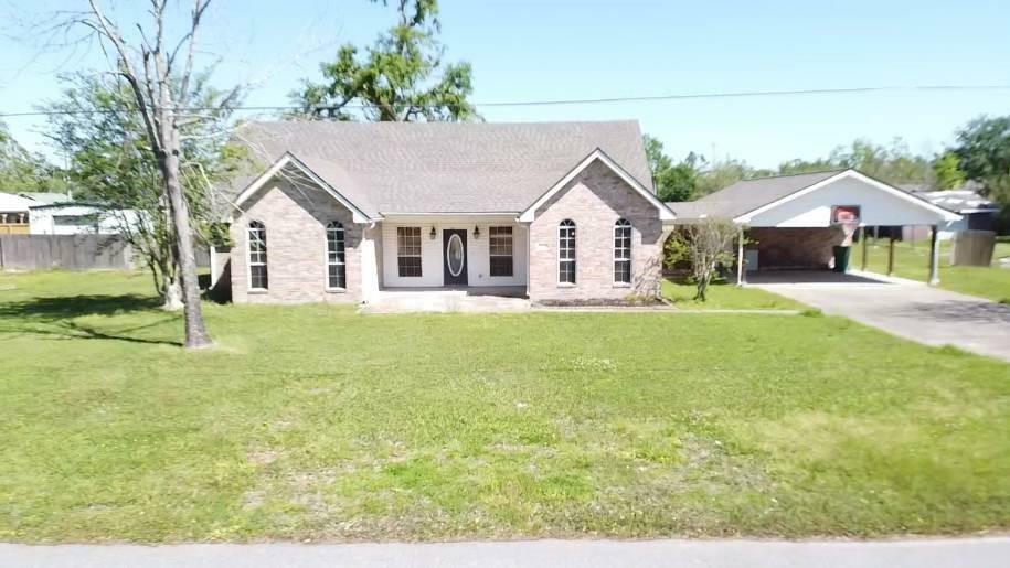 2726 Twin Oaks Drive  Sulphur LA 70663 photo