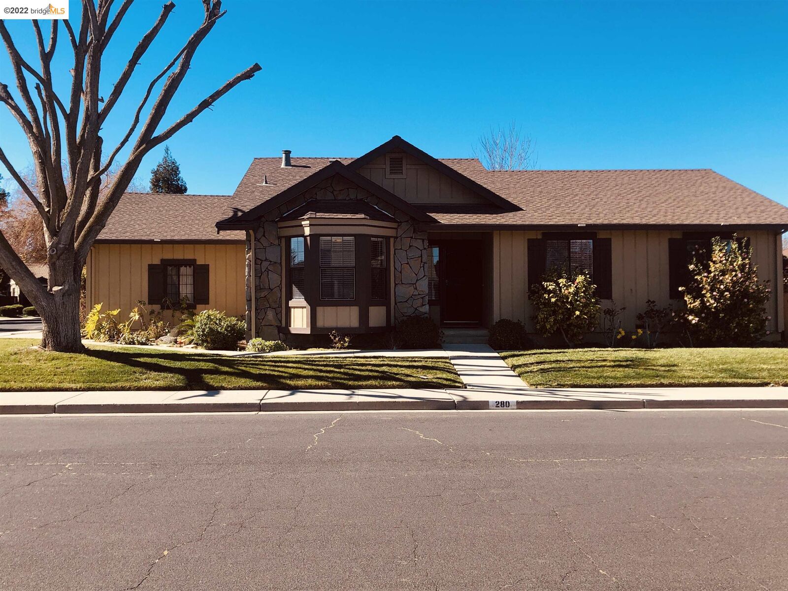 Property Photo: 280 Wintergreen Dr CA 94513