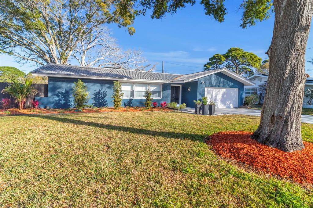 Property Photo:  1869 Lakewood Drive S  FL 33712 