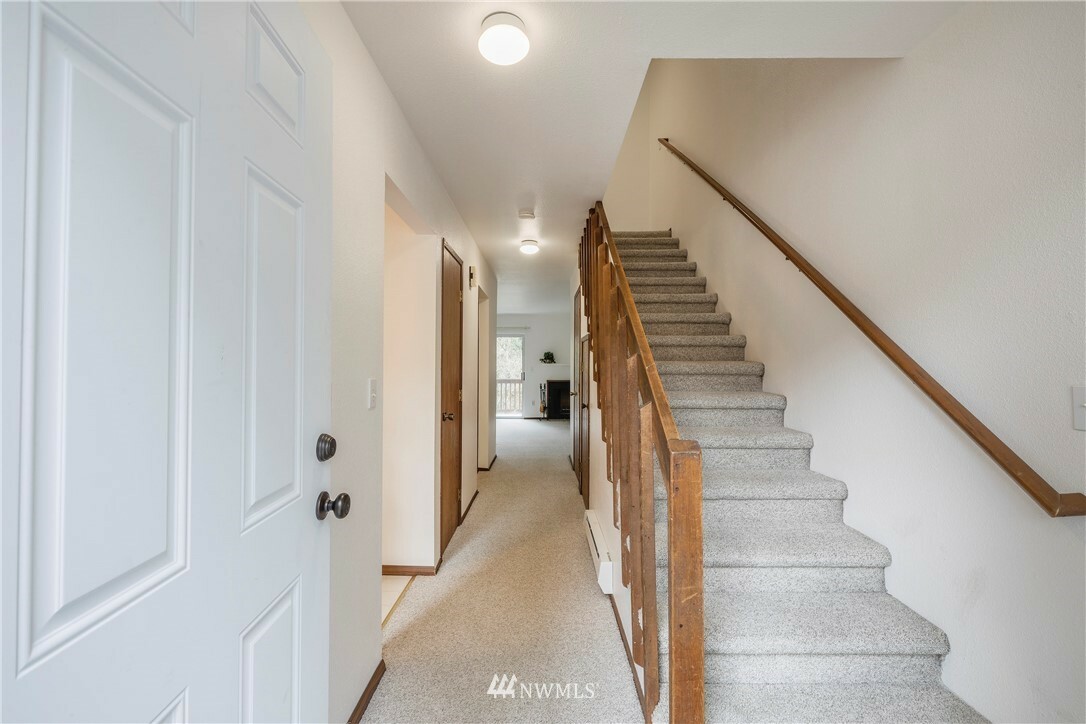 Property Photo: 500 N National Avenue 14 WA 98312