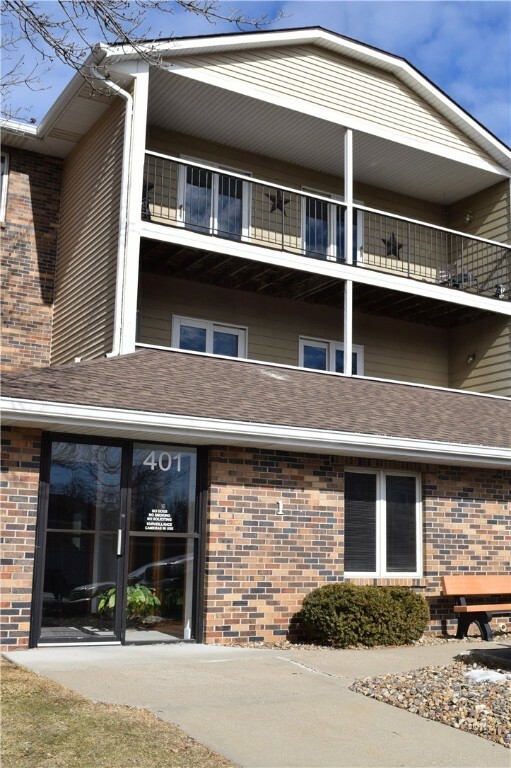 Property Photo:  401 SE Delaware Avenue 302  IA 50021 