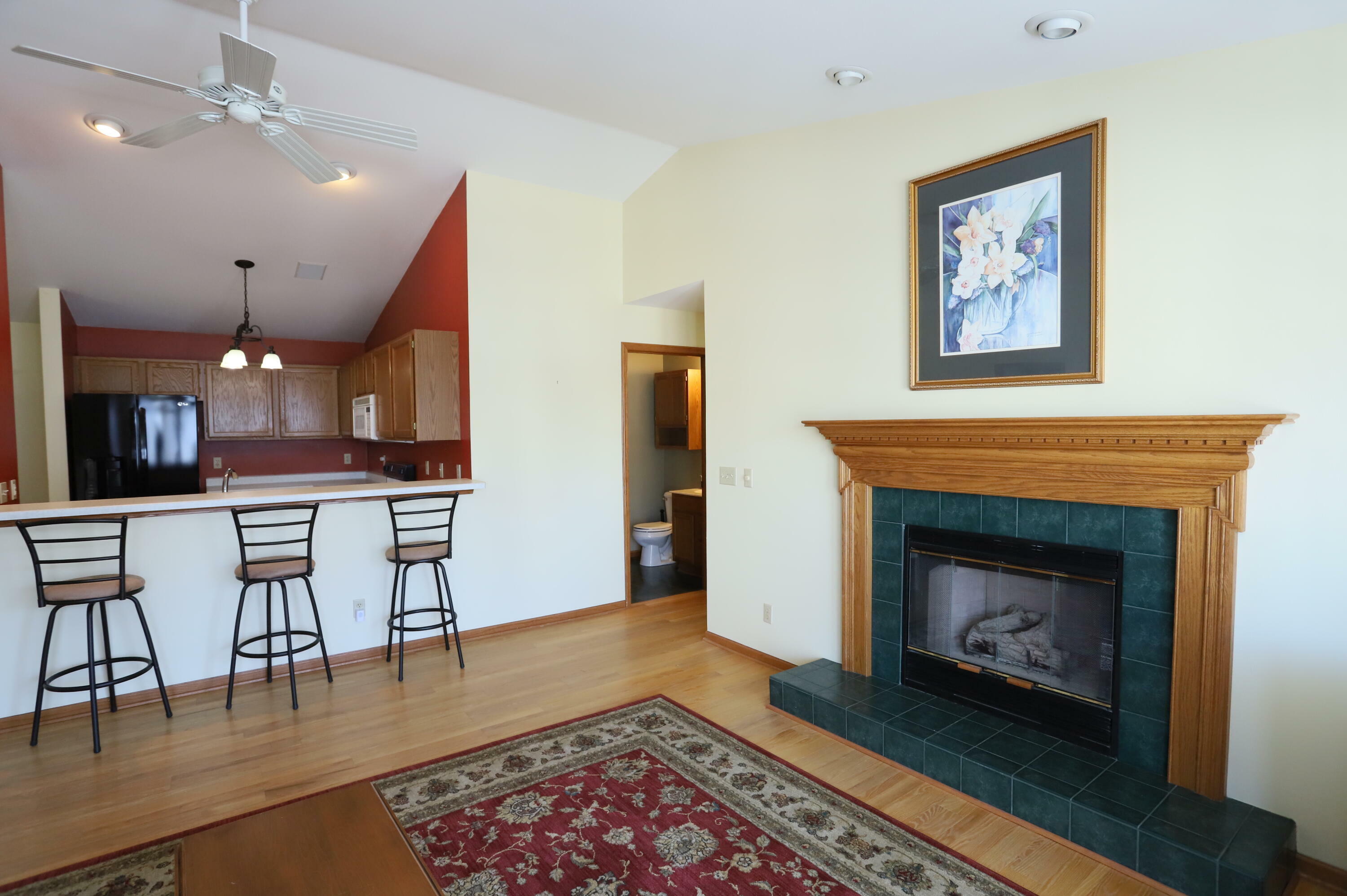 Property Photo:  203 Bur Oak Ln D  WI 53024 