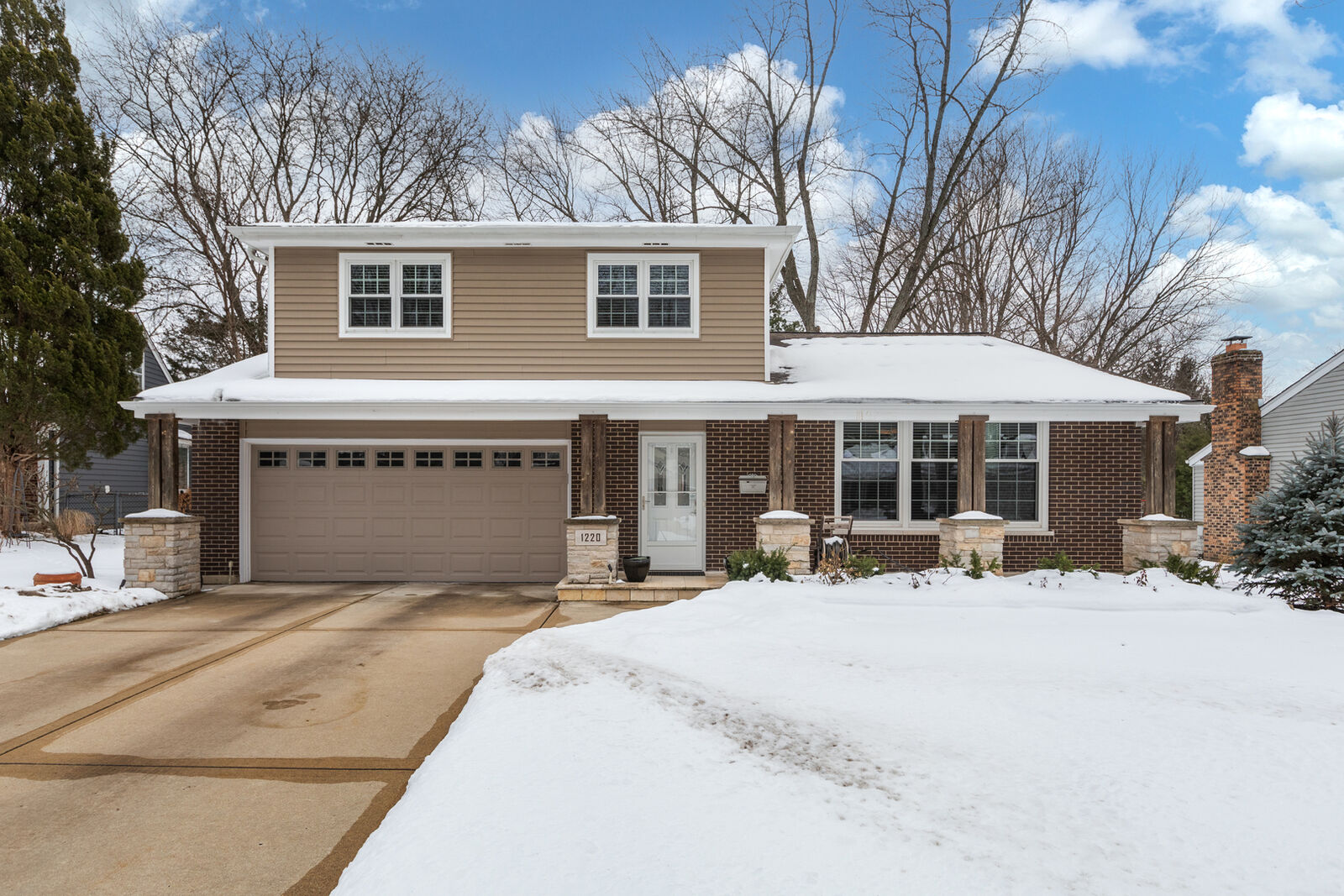 Property Photo:  1220 Brook Lane  IL 60540 