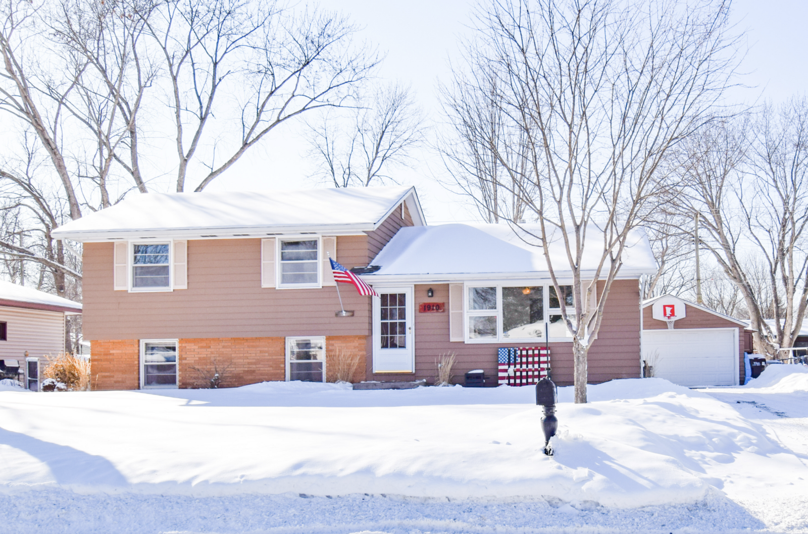 Property Photo:  1910 Oak Street  MN 55033 