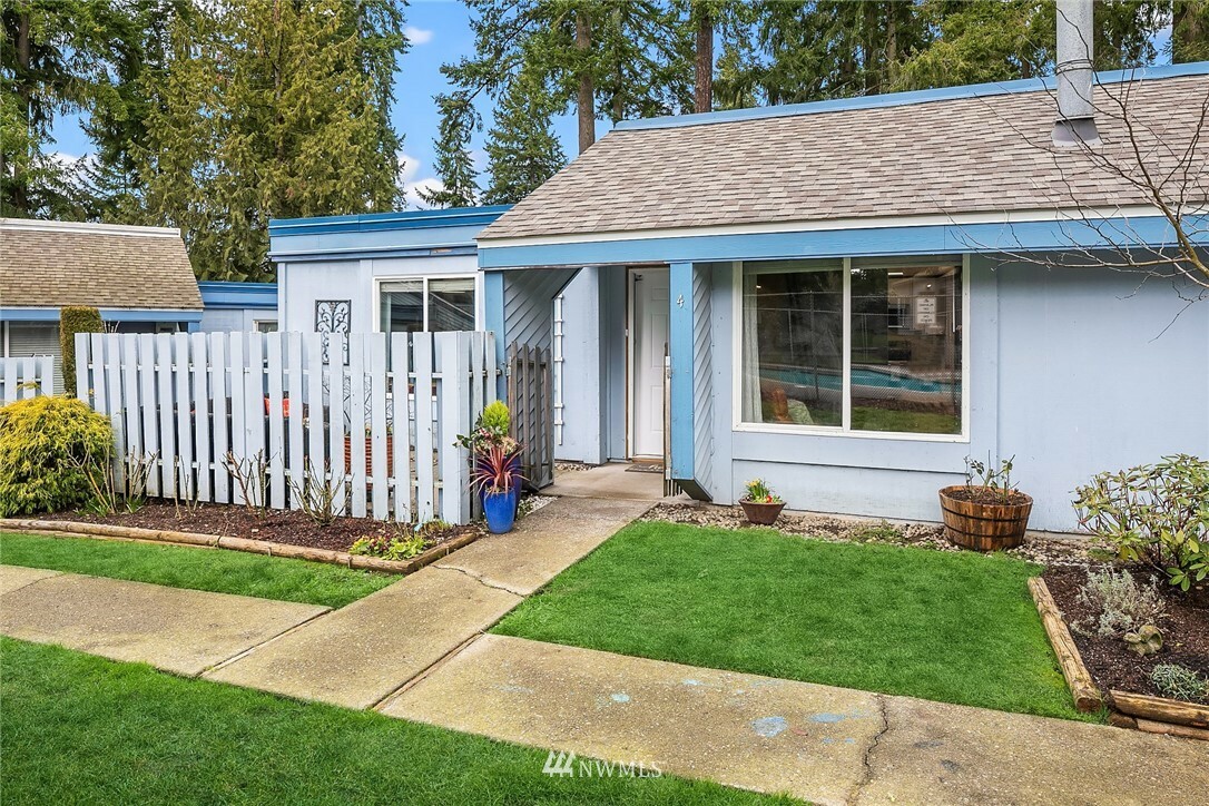 Property Photo: 4308 NE Sunset Boulevard W-4 WA 98059