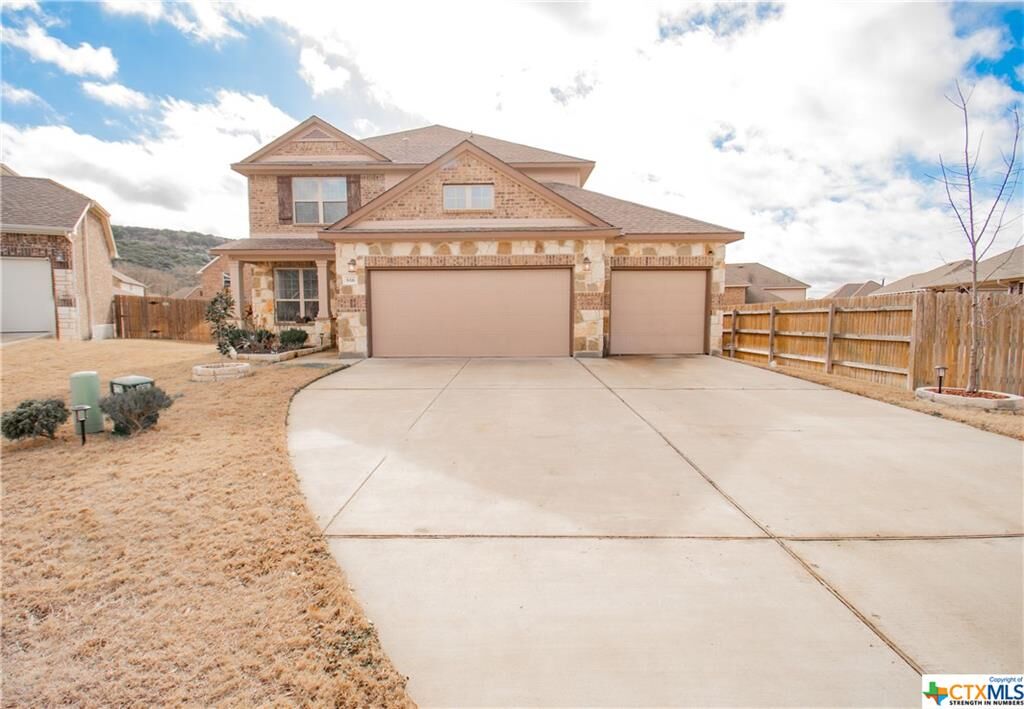 Property Photo:  816 Cathedral Court  TX 76548 