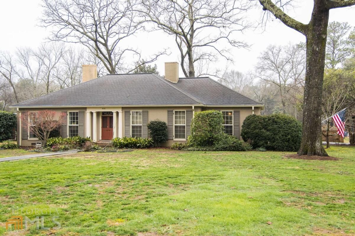 Property Photo:  735 N College Street  GA 30125 