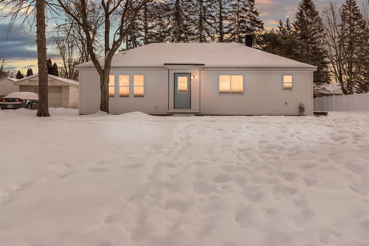 Property Photo:  806 Cottonwood St  MI 48642 