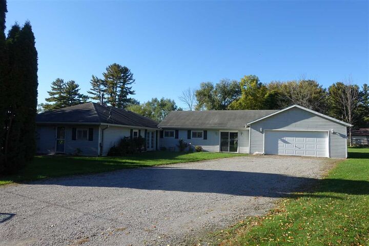 474 W Taylor Dr  Sanford MI 48657 photo
