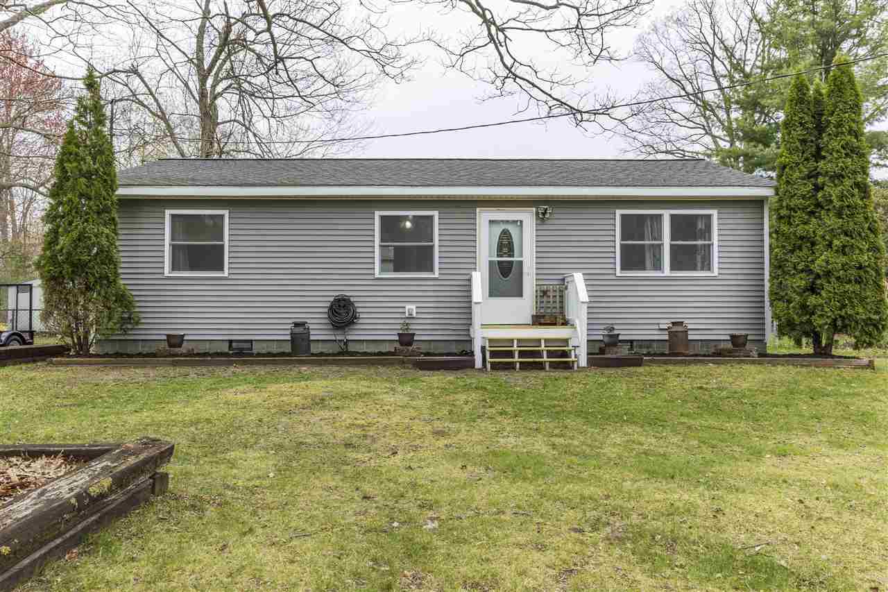 Property Photo:  991 N Coleman  MI 48883 