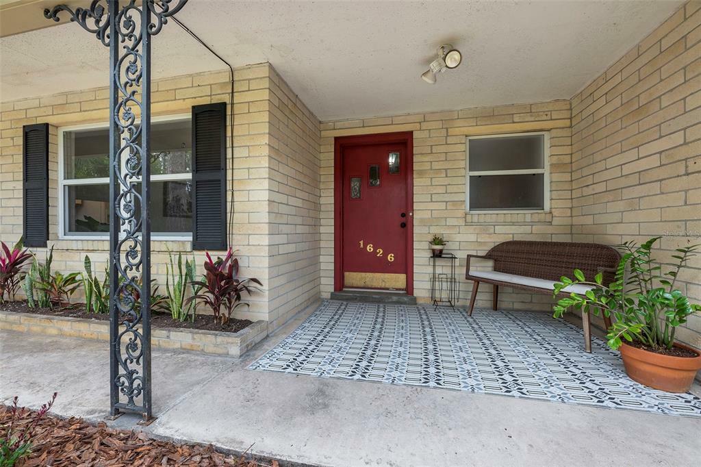 Property Photo:  1626 NW 10th Terrace  FL 32609 