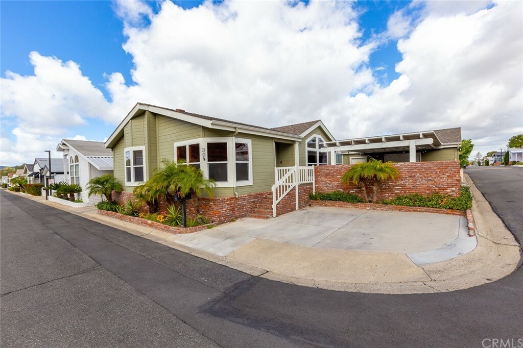 Property Photo: 23301 Ridge Route Drive 30 CA 92653