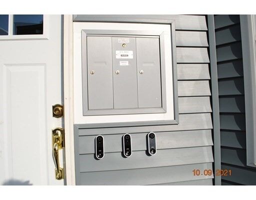 Property Photo:  184 Chestnut Street 1  MA 02150 