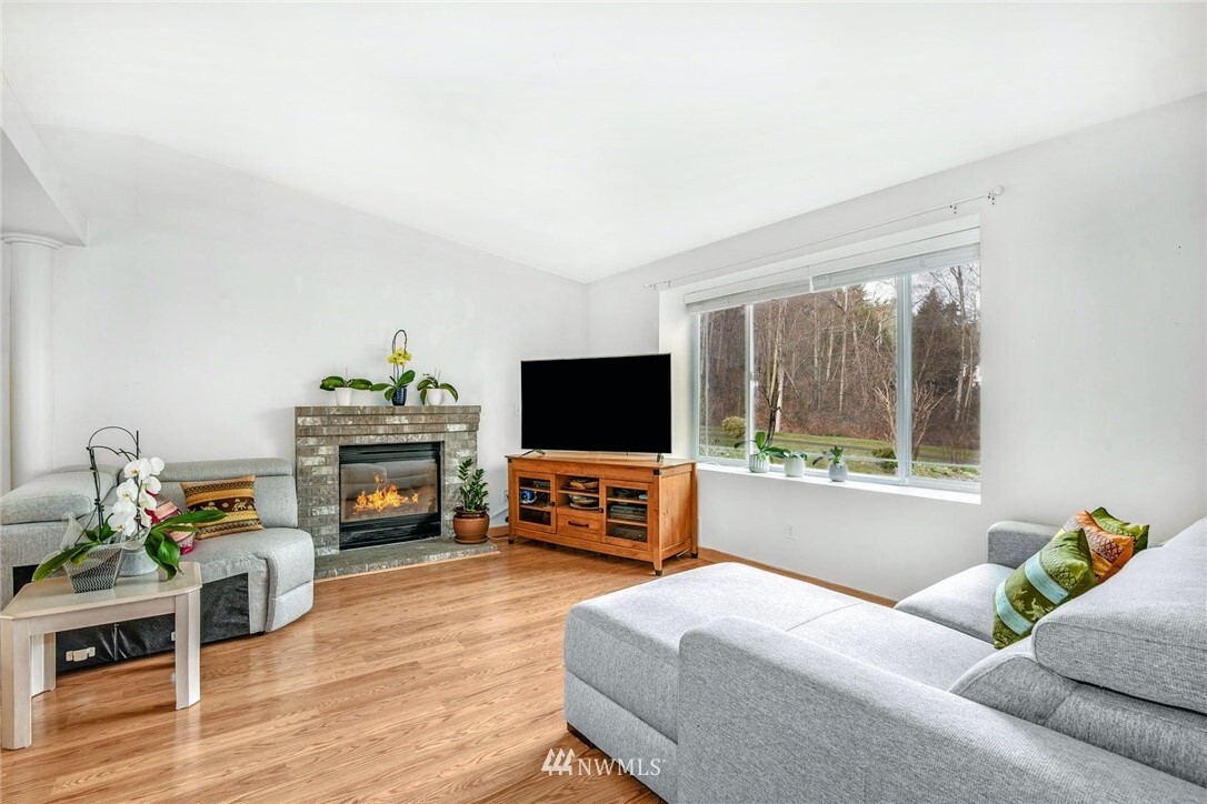 Property Photo: 408 211th Place SE WA 98021