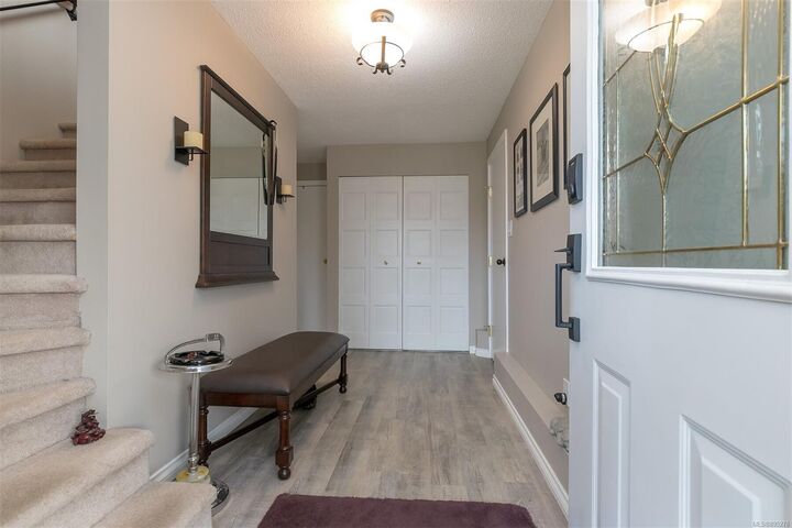 Property Photo: 4348 Ridgewood Cres BC V8Z 4Z7