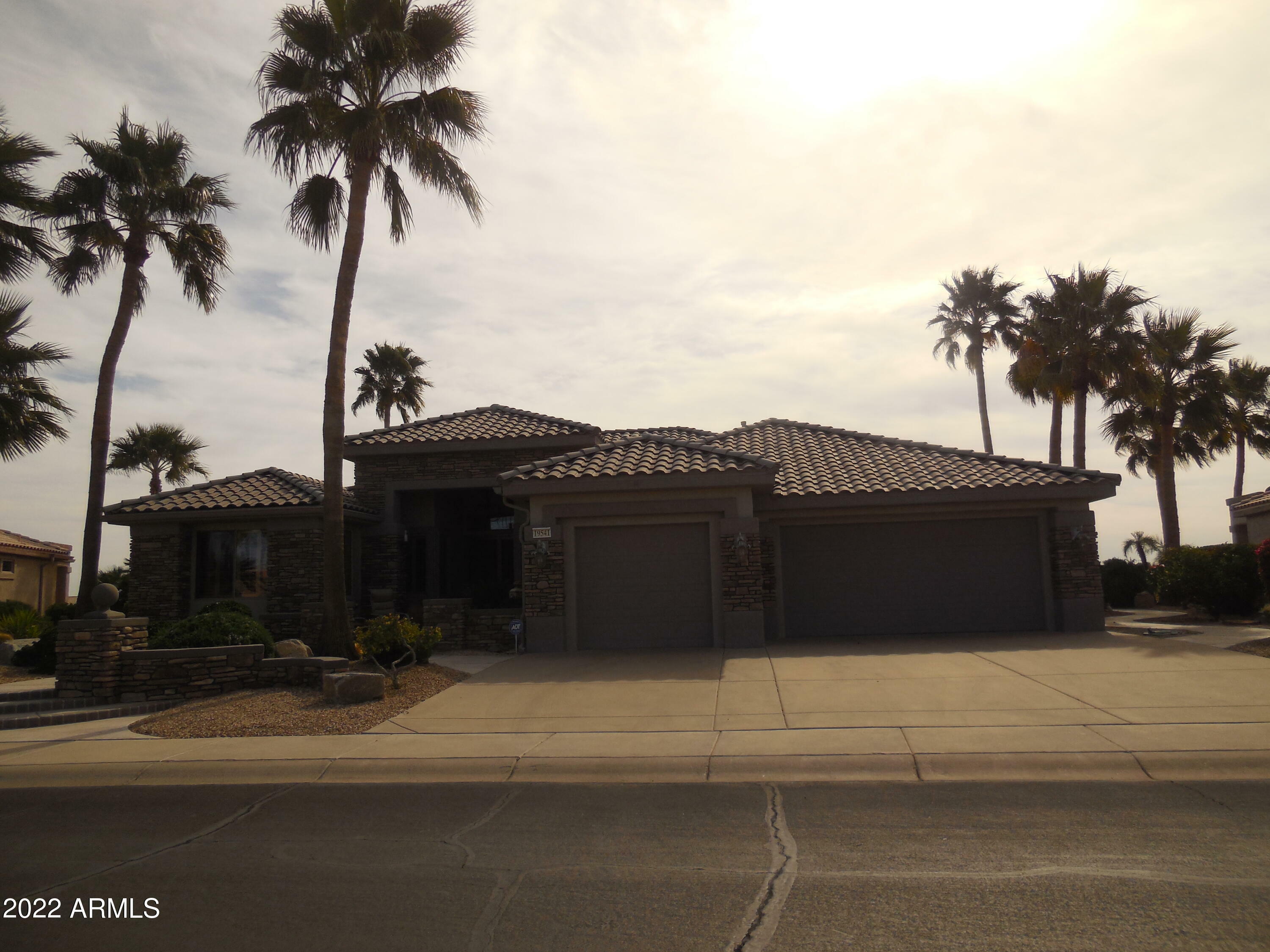 Property Photo:  19541 N Rim Drive  AZ 85374 
